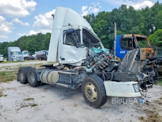 VOLVO VNL