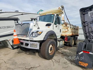 INTERNATIONAL 7600