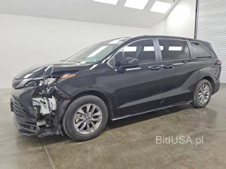 TOYOTA SIENNA LE