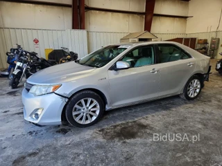 TOYOTA CAMRY HYBRID XLE