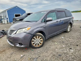 TOYOTA SIENNA LE