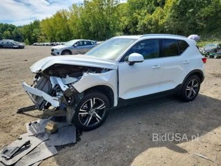 VOLVO XC40 CORE