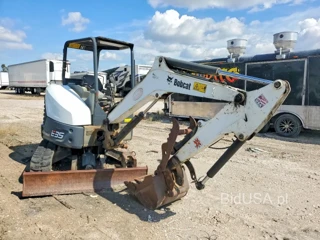 BOBCAT E35 T4