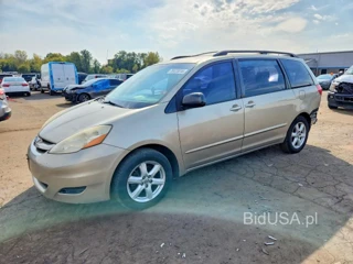 TOYOTA SIENNA CE 7-PASSENGER