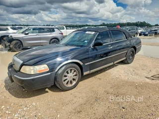LINCOLN TOWN CAR SIGNATURE LIMITED
