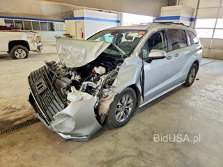 TOYOTA SIENNA XLE