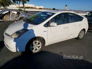 TOYOTA PRIUS BASE