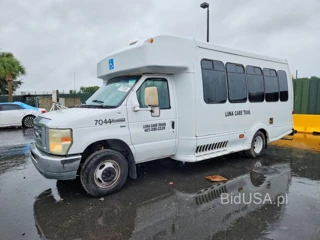 FORD ECONOLINE E450 SUPER DUTY CUTAWAY VAN