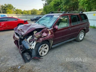 NISSAN PATHFINDER SE