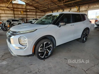 MITSUBISHI OUTLANDER SE