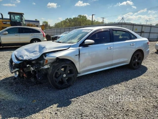 VOLKSWAGEN PASSAT R-LINE