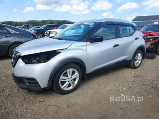 NISSAN KICKS S