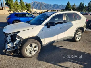TOYOTA RAV4 LE