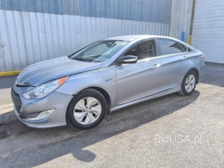HYUNDAI SONATA HYBRID