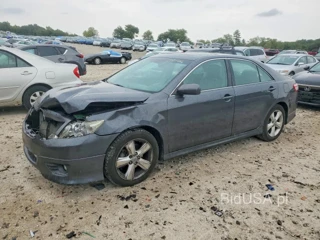 TOYOTA CAMRY SE V6