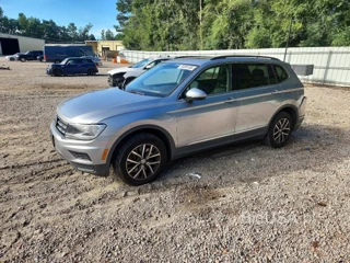 VOLKSWAGEN TIGUAN SE