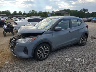 NISSAN KICKS SV