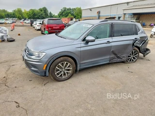 VOLKSWAGEN TIGUAN SE