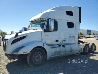 VOLVO VNL