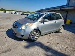 TOYOTA YARIS BASE