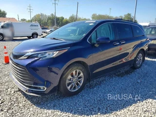 TOYOTA SIENNA XLE