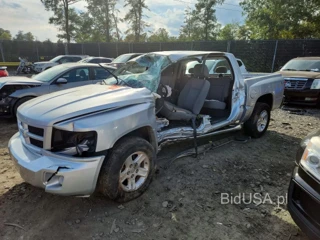 DODGE DAKOTA SLT