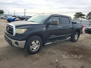 TOYOTA TUNDRA CREWMAX SR5
