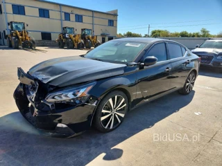 NISSAN ALTIMA SR