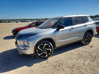 MITSUBISHI OUTLANDER SE