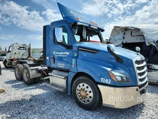 FREIGHTLINER CASCADIA 126