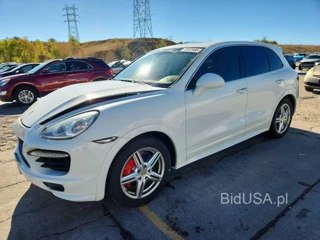 PORSCHE CAYENNE TURBO
