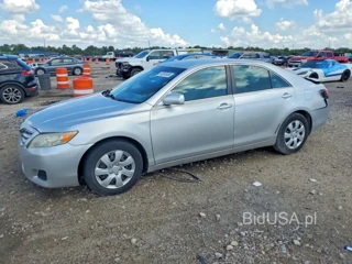 TOYOTA CAMRY BASE