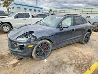 PORSCHE MACAN GTS