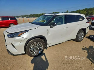 TOYOTA HIGHLANDER HYBRID PLATINUM