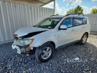 MITSUBISHI OUTLANDER ES
