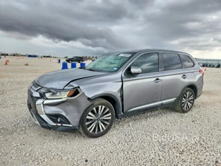 MITSUBISHI OUTLANDER SE