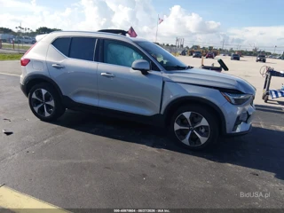 VOLVO VOLVO XC40 B5 PLUS BRIGHT THEME