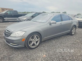 MERCEDES-BENZ S 550