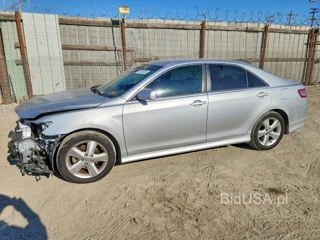 TOYOTA CAMRY SE V6