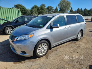 TOYOTA SIENNA LE