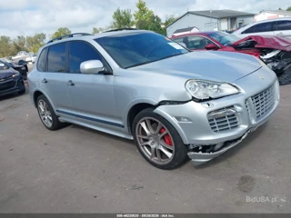 PORSCHE PORSCHE CAYENNE GTS