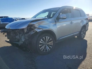 MITSUBISHI OUTLANDER SE