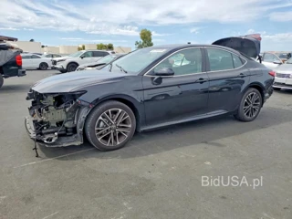 TOYOTA CAMRY XLE