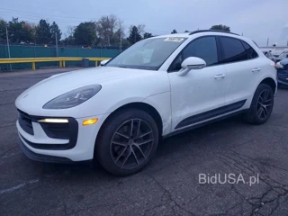 PORSCHE MACAN BASE