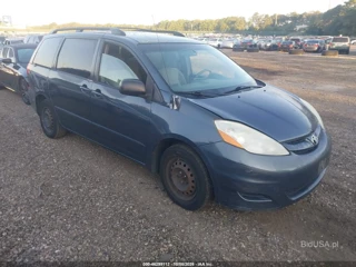 TOYOTA TOYOTA SIENNA LE