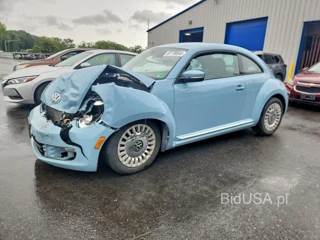 VOLKSWAGEN BEETLE SE