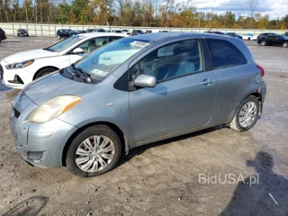 TOYOTA YARIS BASE
