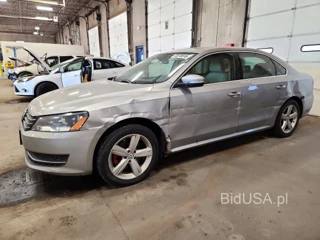 VOLKSWAGEN PASSAT SE