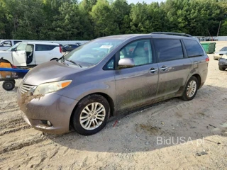 TOYOTA SIENNA XLE 8-PASSENGER