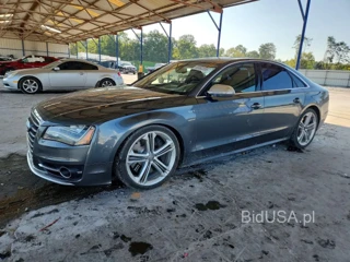 AUDI S8 QUATTRO